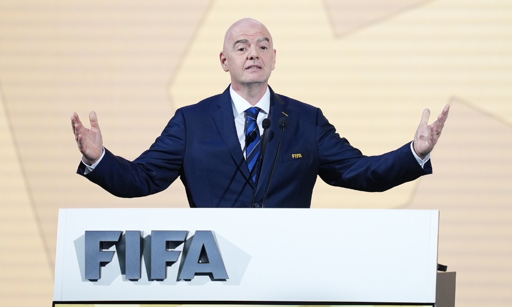 他在攻防两 他在攻防两